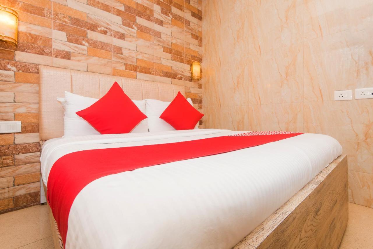 Hotel Oliver, Colaba มุมไบ ภายนอก รูปภาพ