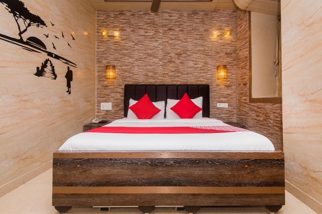 Hotel Oliver, Colaba มุมไบ ภายนอก รูปภาพ